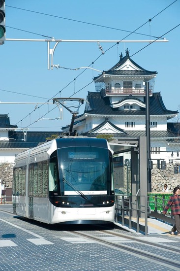 富山市市内電車環状線セントラム - WORKS | 島津環境グラフィックス有限会社